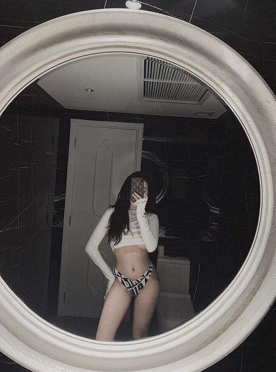 Chân dung hot girl vừa điều hành đường dây bán dâm vừa tự đi khách: Đi du lịch và mua xế hộp sang chảnh, thường xuyên khoe thân trên mạng - Ảnh 4.