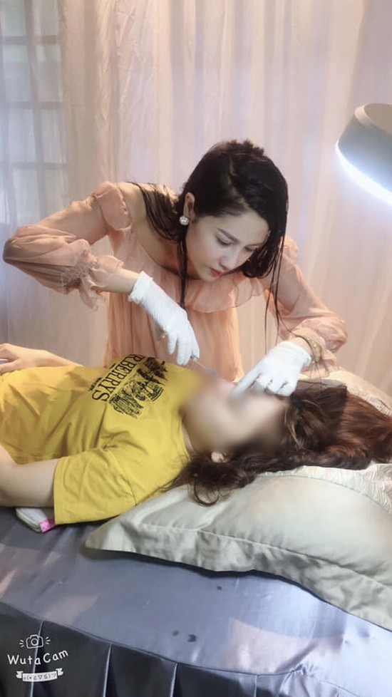 Chân dung hot girl vừa điều hành đường dây bán dâm vừa tự đi khách: Đi du lịch và mua xế hộp sang chảnh, thường xuyên khoe thân trên mạng - Ảnh 9.