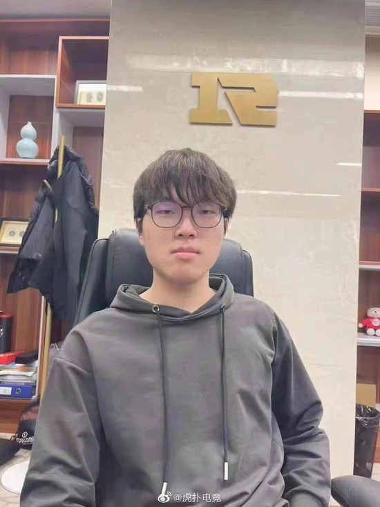 TheShy chính thức gia nhập Weibo Gaming, 2 vị thần của LPL cuối cùng cũng về chung 1 nhà - Ảnh 3.