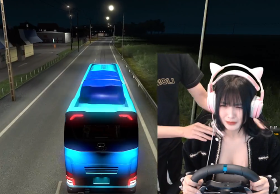 Bị anti-fan bình luận khiếm nhã, nữ streamer 2001 khóc òa trên sóng: “Các ông quá đáng vừa thôi” - Ảnh 4.
