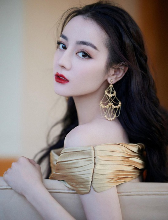  Xuýt xoa với bộ ảnh từ nhỏ tới lớn của Nhiệt Ba, nhan sắc đỉnh chóp từ ngày bé đã dự đoán về 1 đại mỹ nhân tương lai - Ảnh 13.