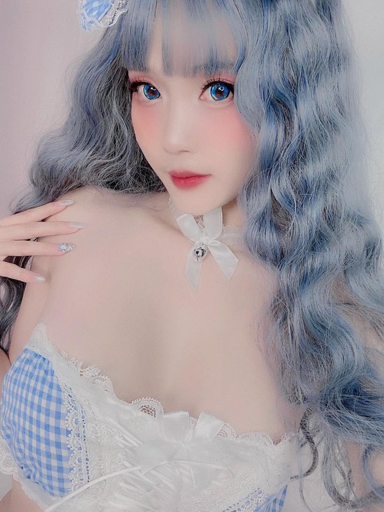 Cộng đồng game thủ mê mẩn bộ ảnh nóng bỏng mắt của nữ cosplayer Hiino Yuki
