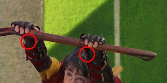 Bắt lỗi những hạt sạn rõ rành rành đầy khó hiểu trong phim Harry Potter - Ảnh 7.