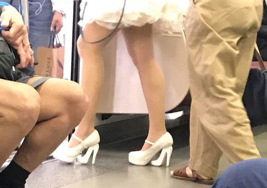 Đau mắt với các thiết kế dở hơi khiến người xem chả biết đường nào mà lần - Ảnh 1.