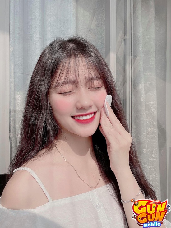 Nhìn lại nhan sắc 9/10 game thủ nữ toàn cực phẩm gái xinh, thế nhưng đó chưa phải là điều quyết định độ nóng của tựa game này - Ảnh 1.