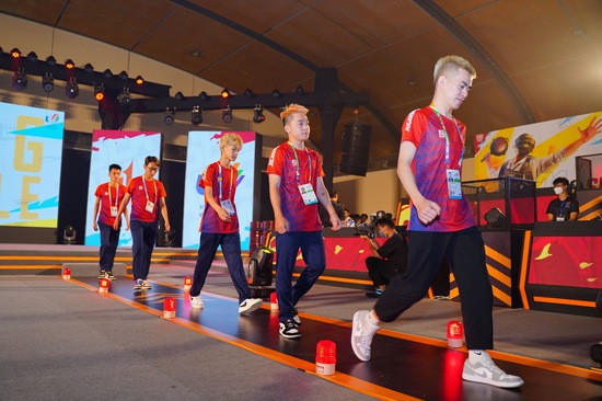 Lội ngược dòng ngoạn mục, PUBG Mobile Việt Nam xuất sắc đem về Huy chương Vàng tại SEA Games 31 - Ảnh 3.