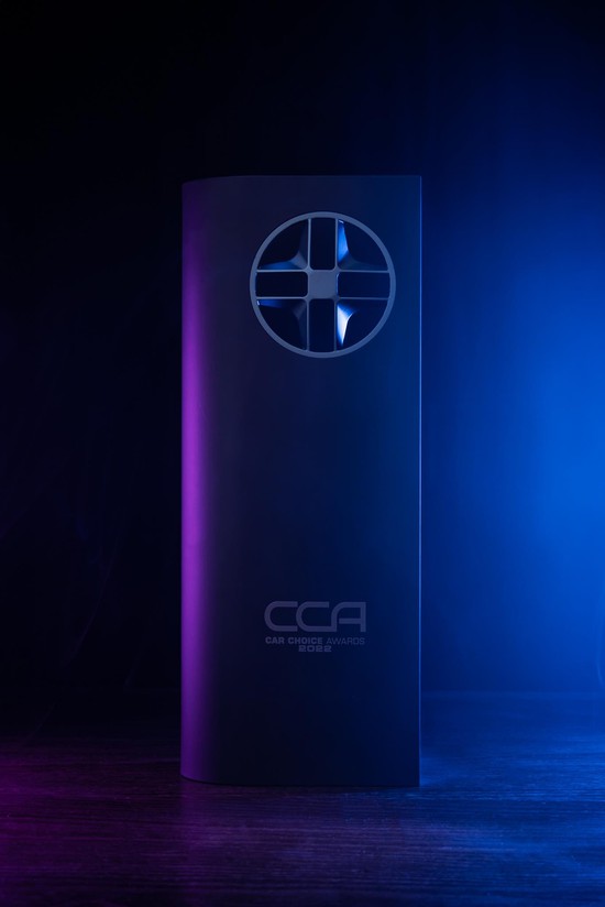 Hé lộ hình ảnh chiếc cúp đậm chất nghệ thuật của Car Choice Awards 2022 trước giờ G - Ảnh 2.