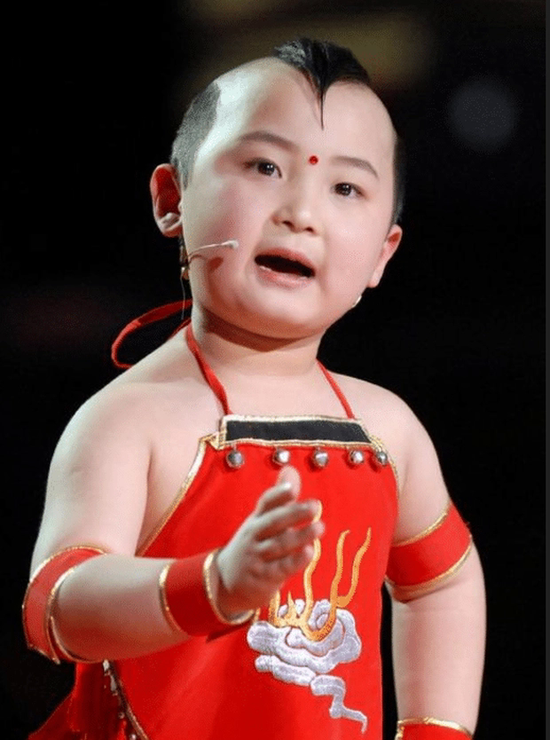 Bi kịch của những sao nhí từng bị coi là "công cụ kiếm tiền: Người bị bà tiêm thuốc để kìm hãm dậy thì, người ra đi vĩnh viên vì sự vô cảm của mẹ - Ảnh 4.