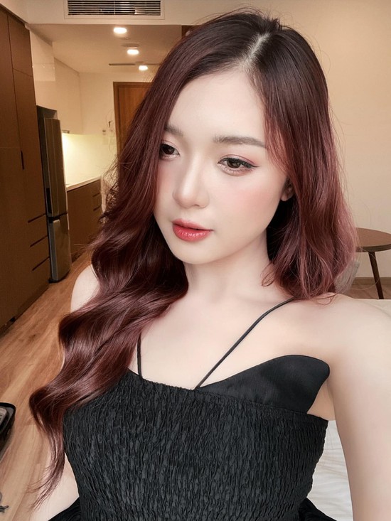 'Gái có chồng' không ngại bày tỏ tình cảm với Lai Bâng, fan hỏi ngay câu 'khó' - Ảnh 1.