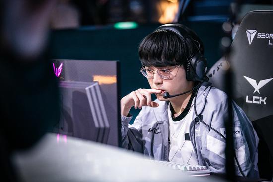 ShowMaker sẵn sàng đánh đổi cả sức khỏe để giành chiến thắng - nguồn: LoL Esports