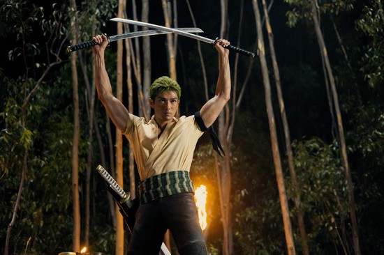 Tài tử đóng thợ săn hải tặc Zoro phim One Piece đang gây sốt vì như xé truyện bước ra đời thực  - Ảnh 10.