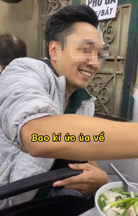 Vụ TikToker nổi tiếng đăng đàn "khóc than" bị đối xử tệ ở quán phở, tổ "check var" tìm ra bằng chứng khó tin - Ảnh 2.