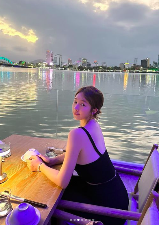 Nữ streamer Hàn Quốc nổi tiếng "check in" Việt Nam - Ảnh 3.
