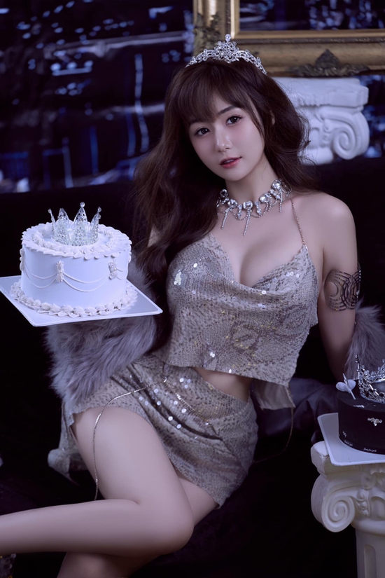Khoe dáng trên bàn bida, hot girl khiến dân mạng tiếc nuối nếu rời mắt dù chỉ 1 giây - Ảnh 1.