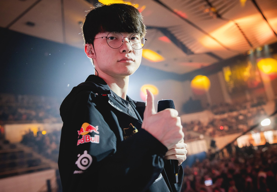 Hành động của Faker đã chứng minh cho sự khắc nghiệt của Esports và LMHT