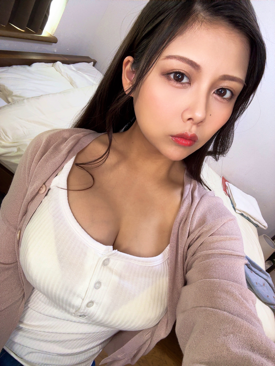 photo-1758599881545