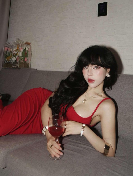 Bảo Khuyên Susan lên đồ, nhan sắc đến mức netizen phải thốt lên: 