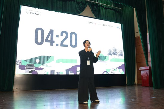 Cuộc thi hùng biện Green Voices có thí sinh đầu tiên vào chung kết: Chiến thắng nhờ thông điệp ‘sạc lại tư duy hội nhập’- Ảnh 8.
