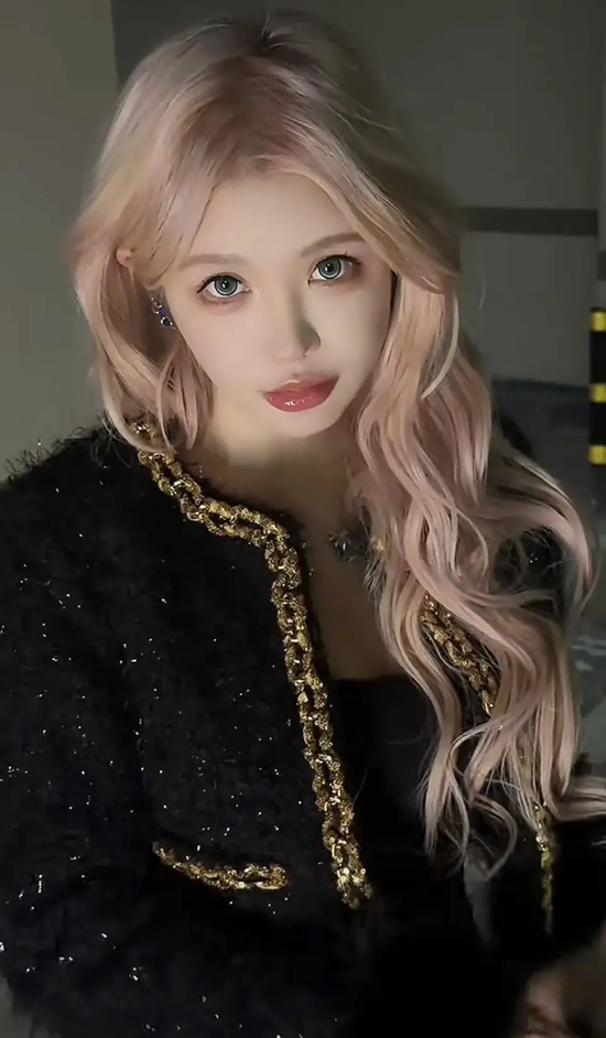 Nữ streamer bị cho "hẹn hò nhiều người" nhưng vẫn "giả vờ trong sáng"- Ảnh 1.