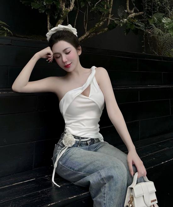 Chân dung nữ streamer bất ngờ xuất hiện trên live của Ngọc Kem tố ViruSs, giao diện "xinh yêu" khó cưỡng!- Ảnh 5.