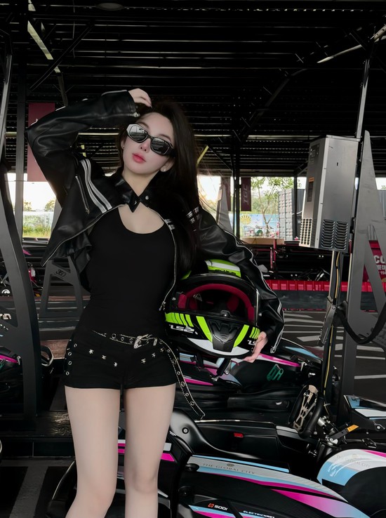 Chân dung nữ streamer bất ngờ xuất hiện trên live của Ngọc Kem tố ViruSs, giao diện "xinh yêu" khó cưỡng!- Ảnh 7.
