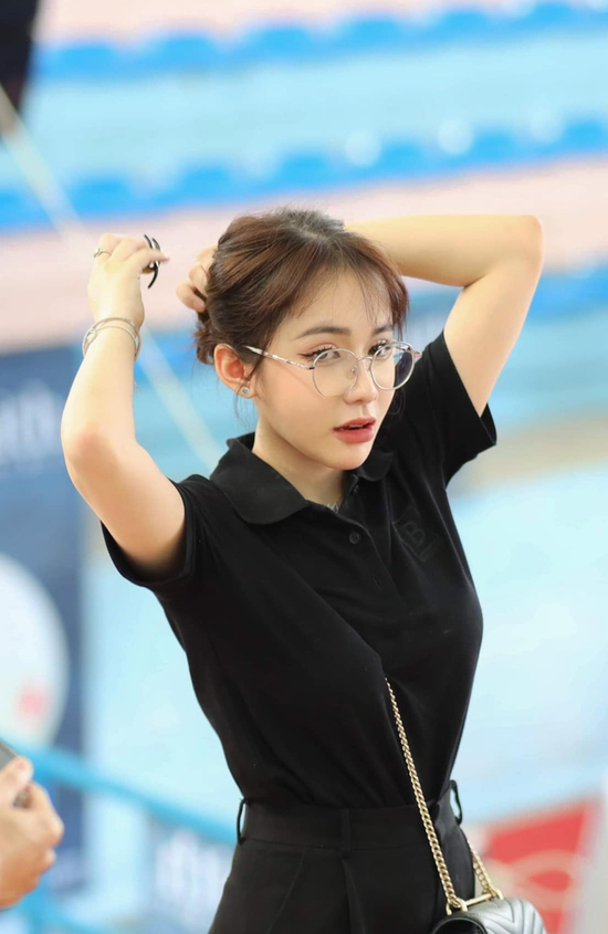 Nữ cơ thủ buông lời