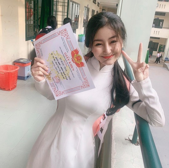 "Phát tín hiệu" hờn dỗi nhưng vẫn cực thần thái, hot girl vạn người mê thu hút sự chú ý- Ảnh 1.