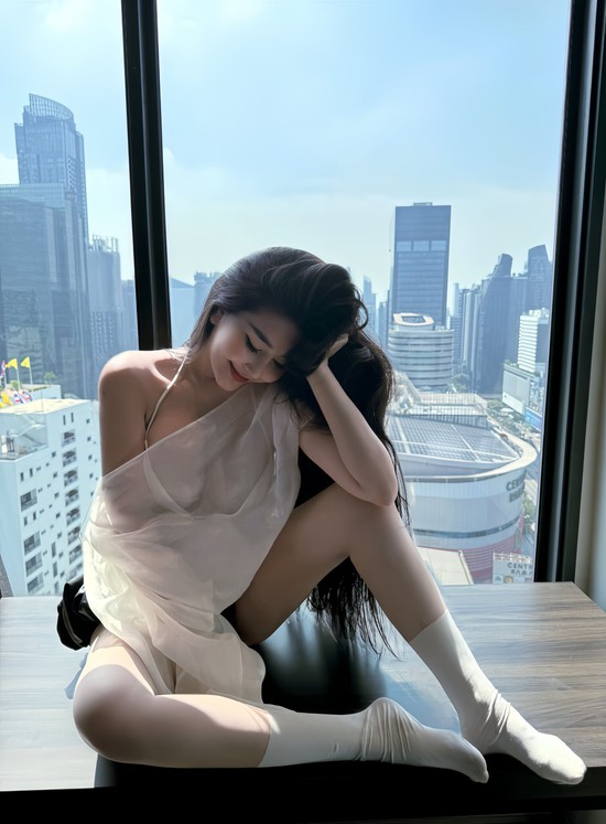 "Phát tín hiệu" hờn dỗi nhưng vẫn cực thần thái, hot girl vạn người mê thu hút sự chú ý- Ảnh 2.