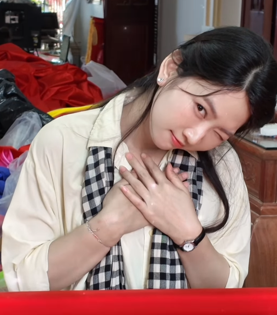 Lê Bống bắt trend 