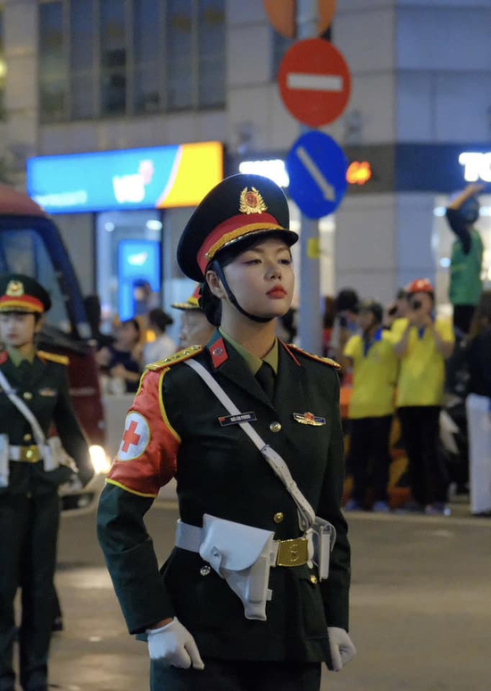 Nhan sắc khiến dân mạng 