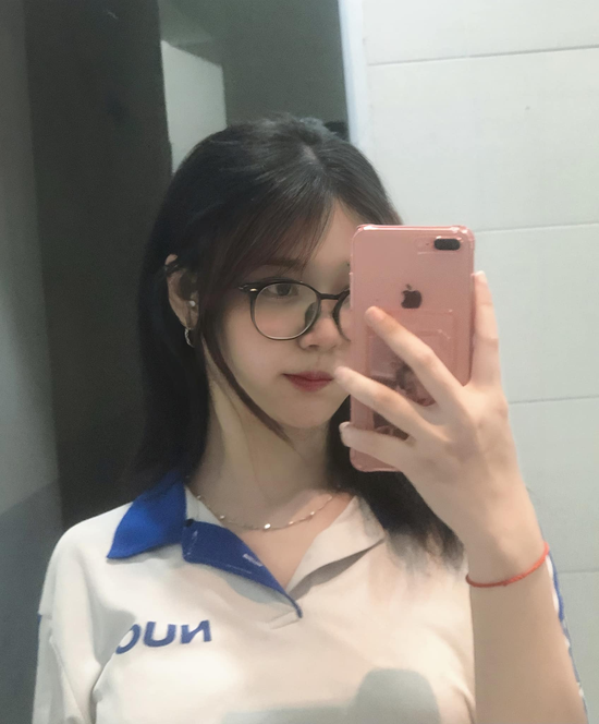 photo-1743912358471