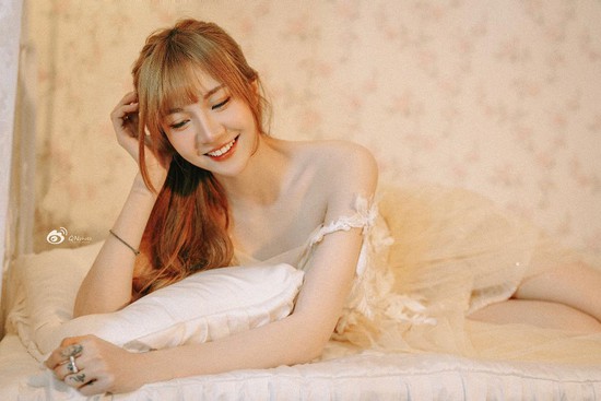 Như Hexi thả dáng khoe đôi chân ngọc ngà, fan phải thốt lên vì độ bạo của nữ streamer- Ảnh 8.