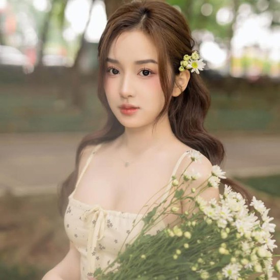 Hiếm hoi diện bikini, nàng thơ Hải Phòng 