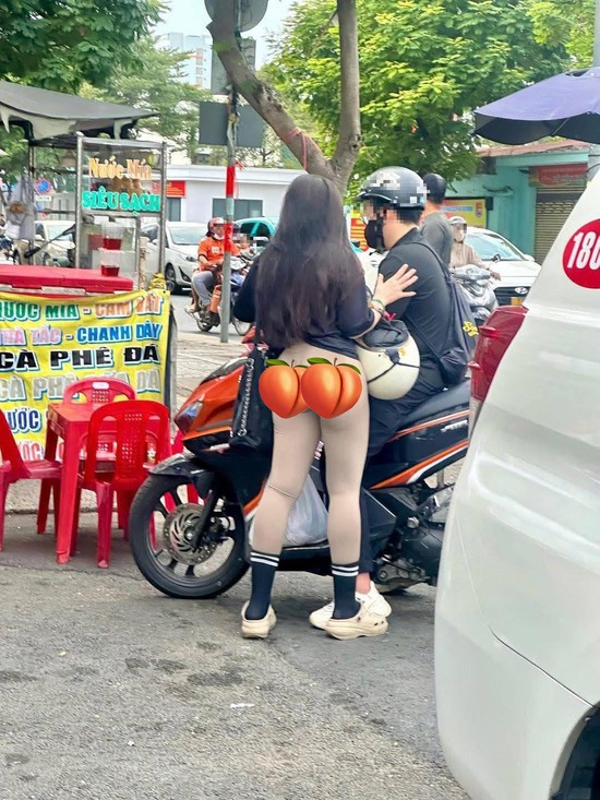 Hình ảnh cô gái diện đồ