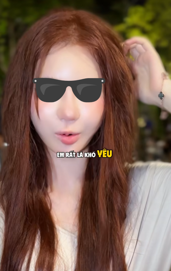 Cô gái gây