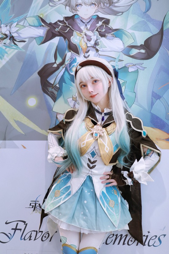 "Búp bê sống" làng streamer hun mắt fan nam với bộ ảnh cosplay người nhện phiên bản nóng bỏng có 1-0-2- Ảnh 4.