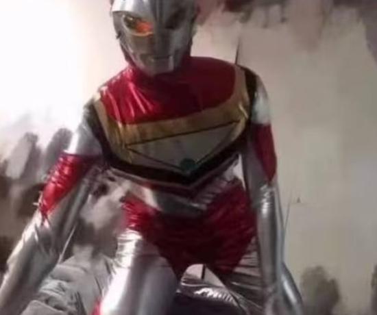 Yêu fan nam Ultraman, cô gái hoang mang chia sẻ tình huống khó đỡ- Ảnh 2.