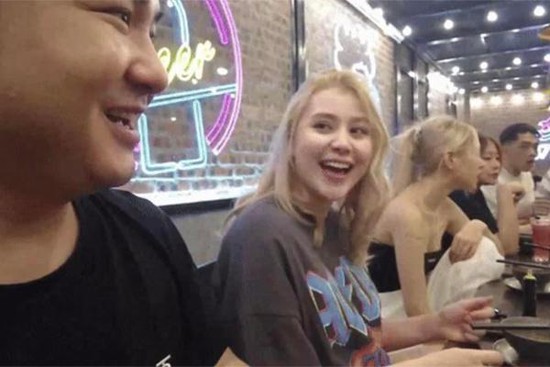 Hot girl lai Tây tung ảnh check-in với Xemesis- Ảnh 3.