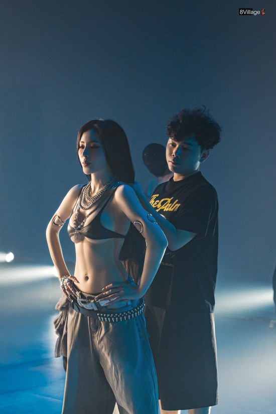 Tái hợp với chàng game thủ đào hoa, nữ dancer 