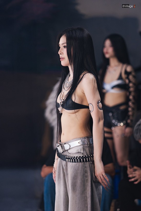 Tái hợp với chàng game thủ đào hoa, nữ dancer 