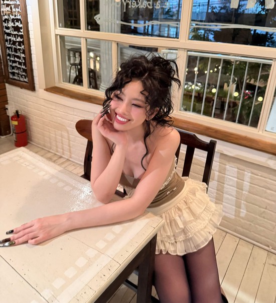 Tái hợp với chàng game thủ đào hoa, nữ dancer 