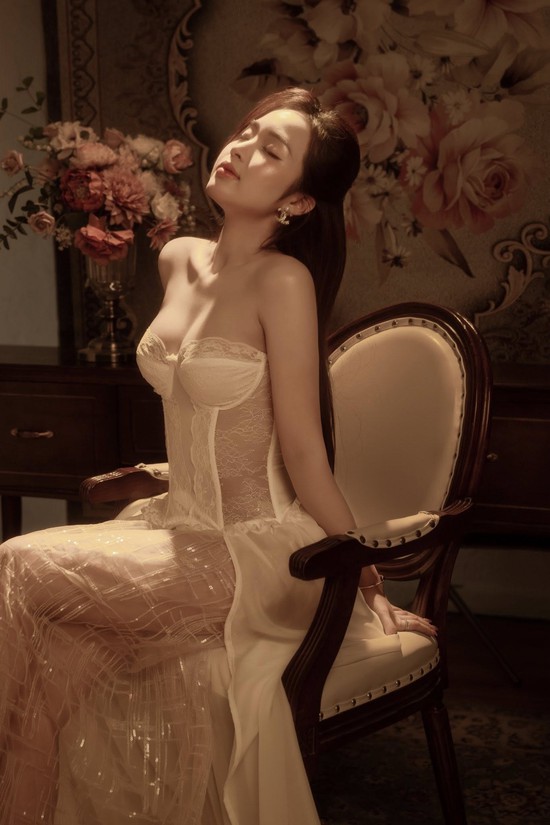 Lê Phương Anh mừng tuổi mới với bộ ảnh sinh nhật ngọt lịm, không thể rời mắt khỏi nhan sắc hot girl- Ảnh 2.