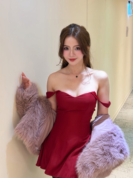 "Thả nhẹ" một bức ảnh selfie, "hot girl ảnh thẻ" lập tức làm MXH điêu đứng- Ảnh 3.