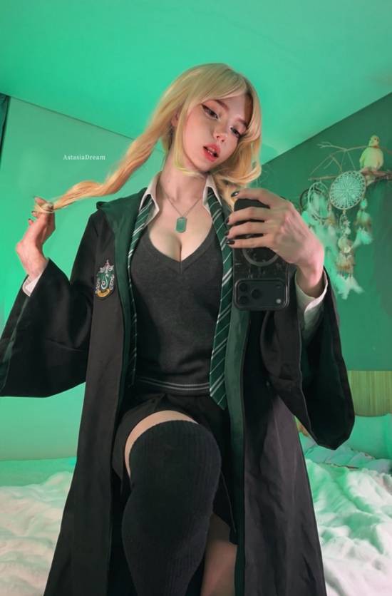 Màn cosplay Malfoy phiên bản nữ đẹp xuất sắc gây sốt cộng đồng mạng, nhan sắc của hot girl khiến fan Harry Potter mê mẩn- Ảnh 5.