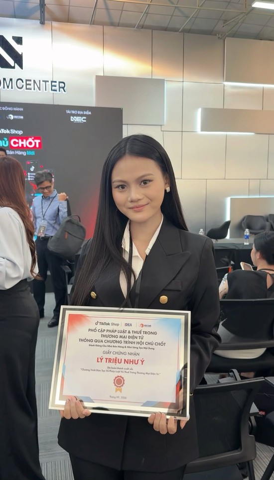 Hoa mắt với màn "lên đồ" cực slay của cô gái bản, mỗi lần biến hình là lại khiến CĐM ngỡ ngàng- Ảnh 6.