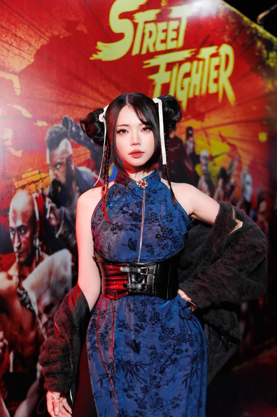 Remind cosplay Chun-Li đi xem phim- Ảnh 1.