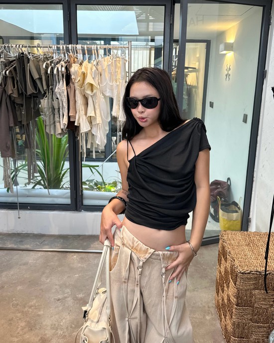 Fan Việt xinh như mộng mặc váy cưới được G-Dragon "thả tim": Chi phí chưa đến 2 triệu nhưng đầy ý nghĩa- Ảnh 11.