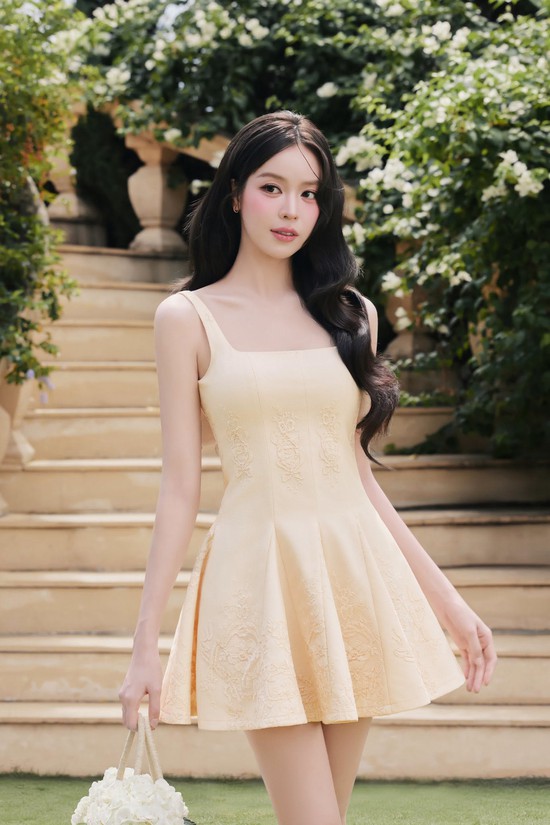 Hoa hậu Thanh Thuỷ vướng tranh cãi vì 1 câu nói khiến Trấn Thành sượng trân trên sóng trực tiếp- Ảnh 4.