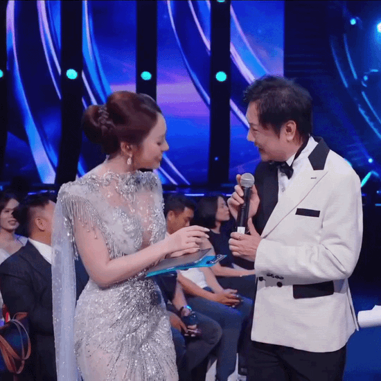 Sốc visual với MC Khánh Vy ở chung kết Miss Universe Vietnam: "Giống Hoa hậu hơn cả Hoa hậu"- Ảnh 4.