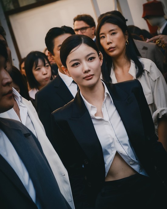Em gái quốc dân Hàn Quốc gây bão trời Âu, visual đẹp hết phần thiên hạ- Ảnh 7.